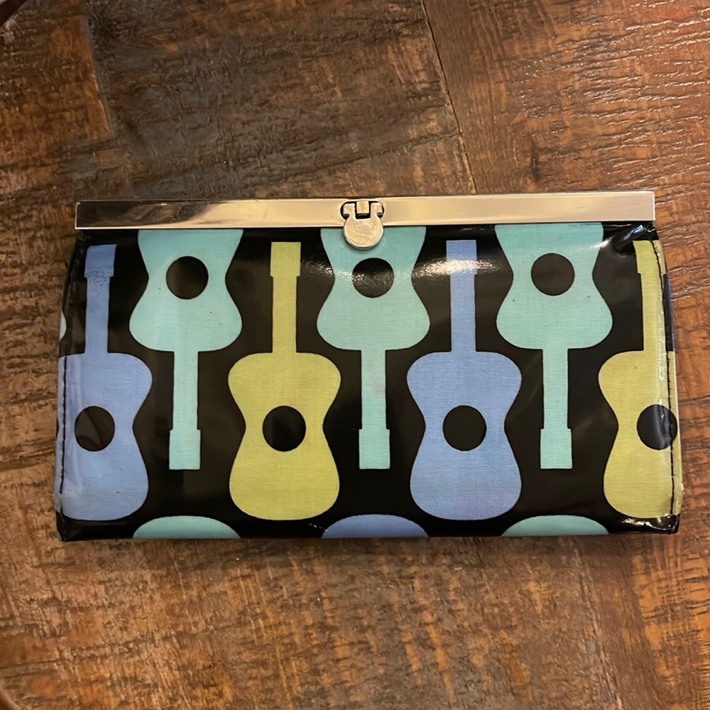 Super fun wallet/clutch for a fun night out or to a concert